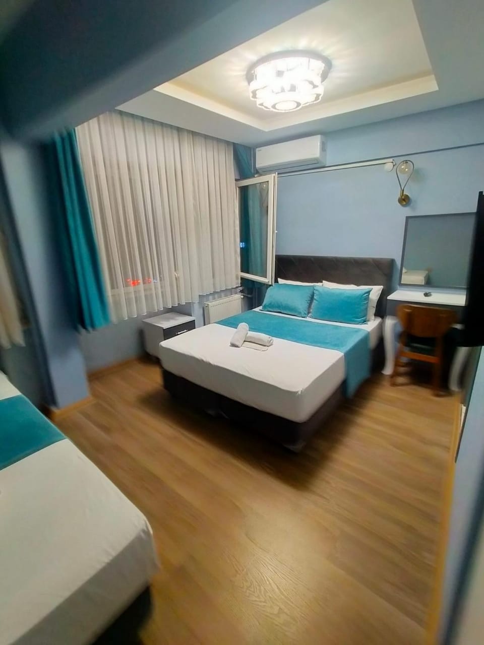 Photo of the whole room, Bedroom