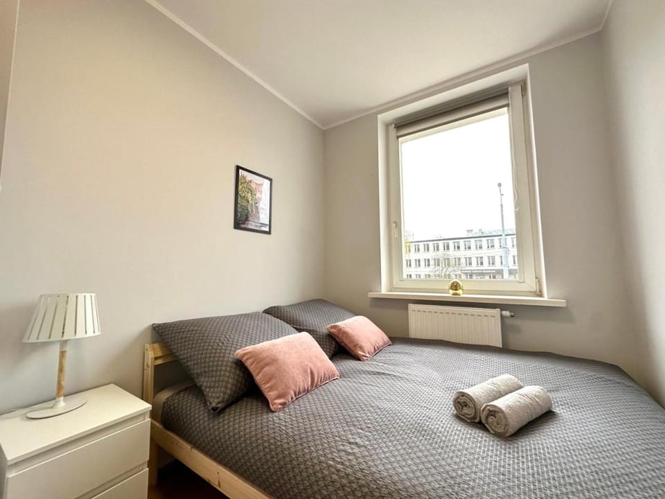 Bed, Photo of the whole room, towels