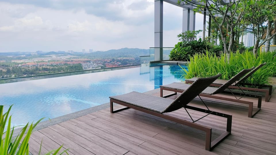 A4. The Moon @ Aurora Bukit Jalil Apartment in Federal Territory of Kuala Lumpur