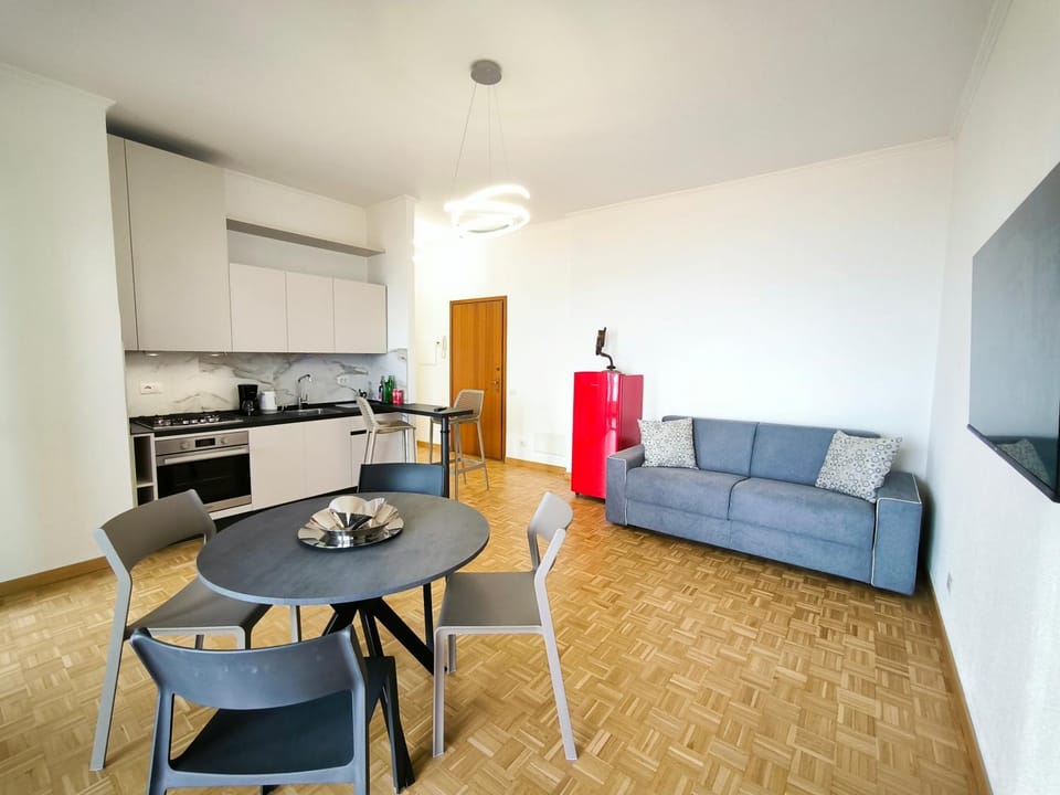 Kitchen or kitchenette, Living room, Seating area, Dining area, stove