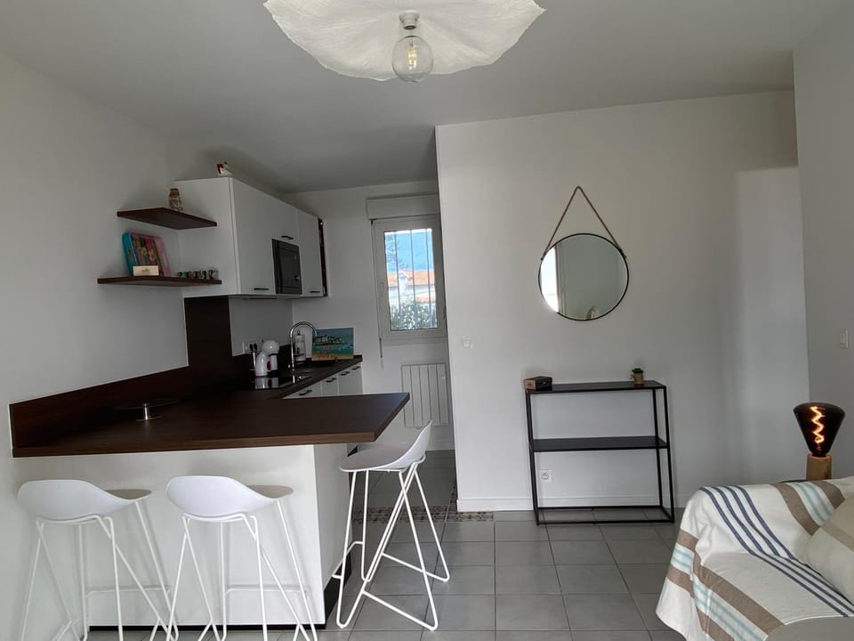 Kitchen or kitchenette, stove