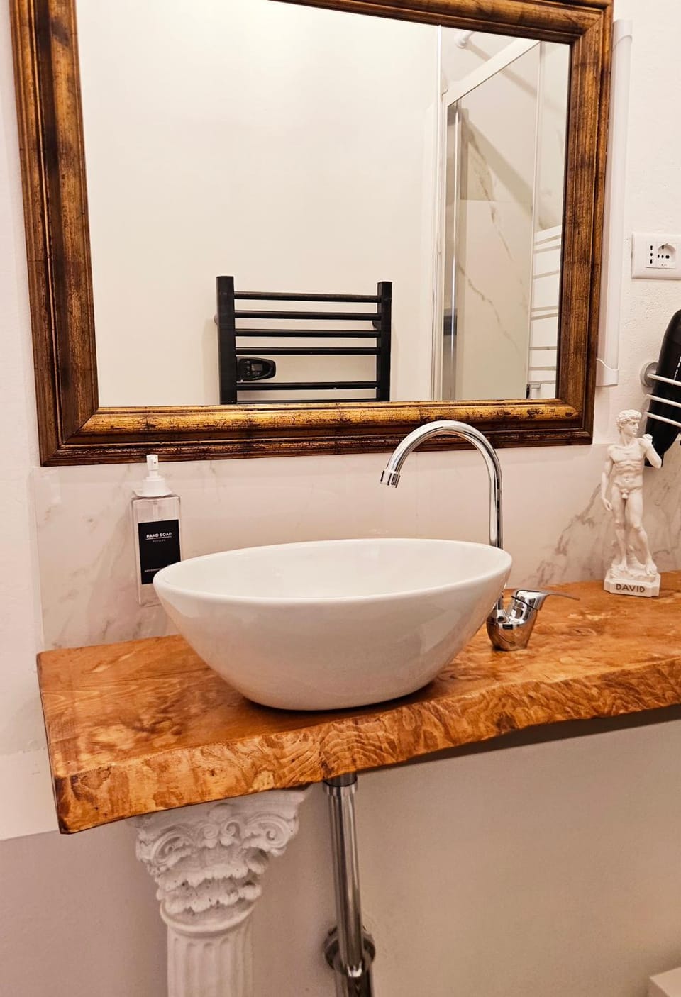 Venere SuperCentral B&B Bed and Breakfast in Florence