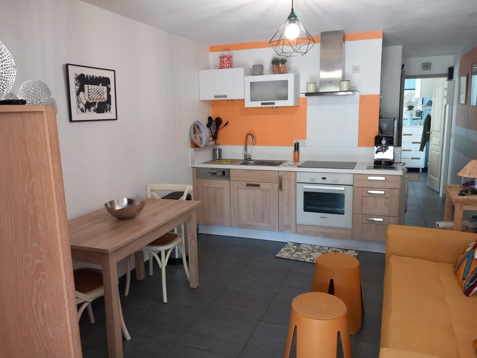 Appartement en rez-de-jardin avec terrasse Apartment in La Grande-Motte