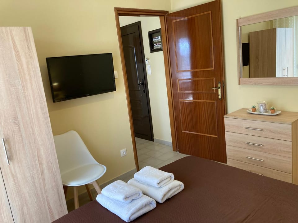 TV and multimedia, Bedroom, towels, wardrobe