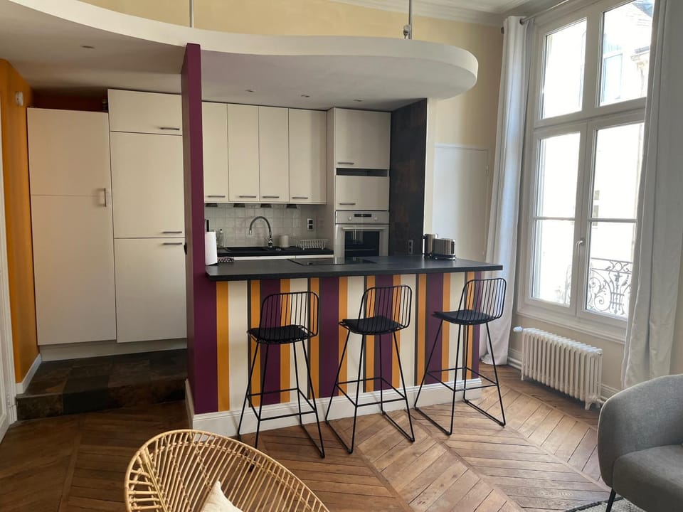 Kitchen or kitchenette, Dining area, pet friendly, stove