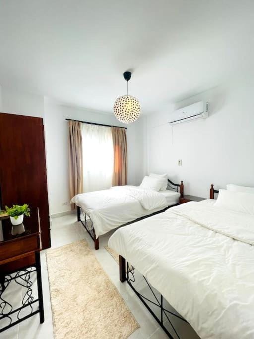 Bedroom, air conditioner