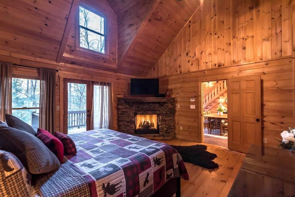 Bed, TV and multimedia, Photo of the whole room, Bedroom, flat iron