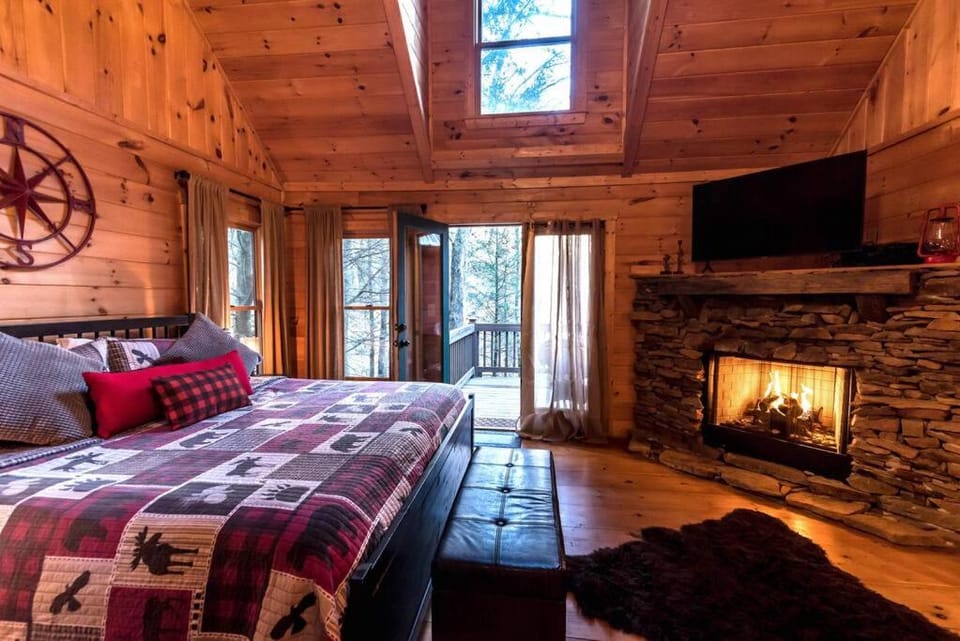 Bed, TV and multimedia, Photo of the whole room, Bedroom, flat iron