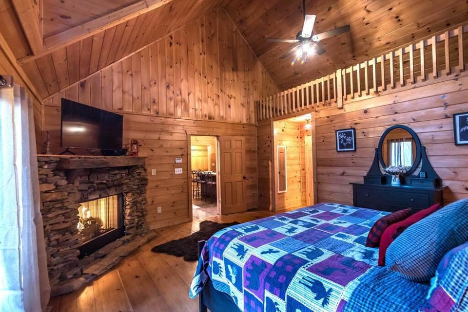 Bed, TV and multimedia, Photo of the whole room, Bedroom, flat iron, wardrobe