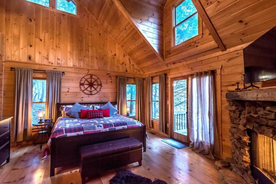 Bed, Photo of the whole room, Bedroom