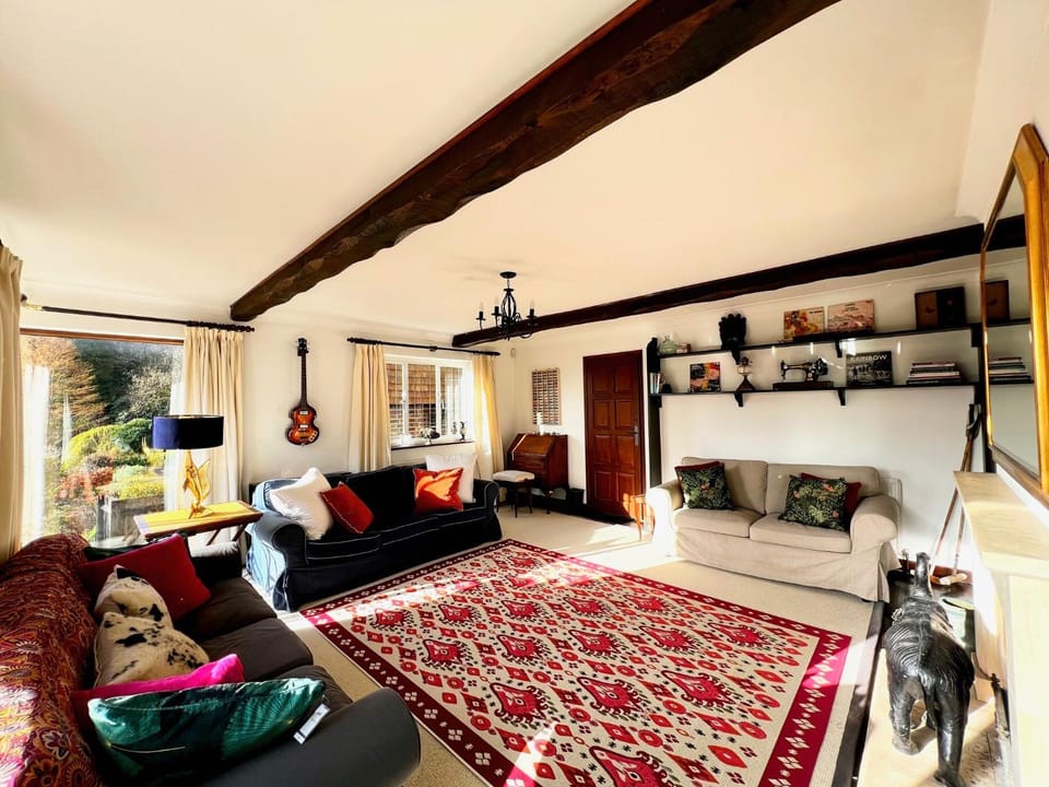 Living room, Photo of the whole room