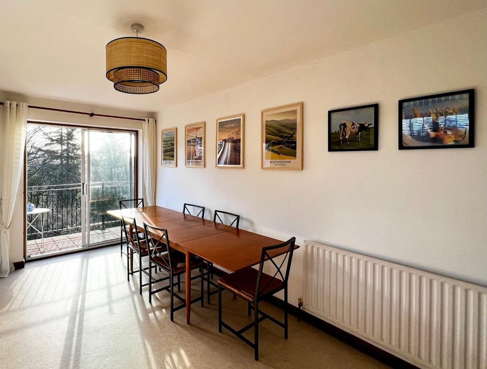Dining area, kitchen
