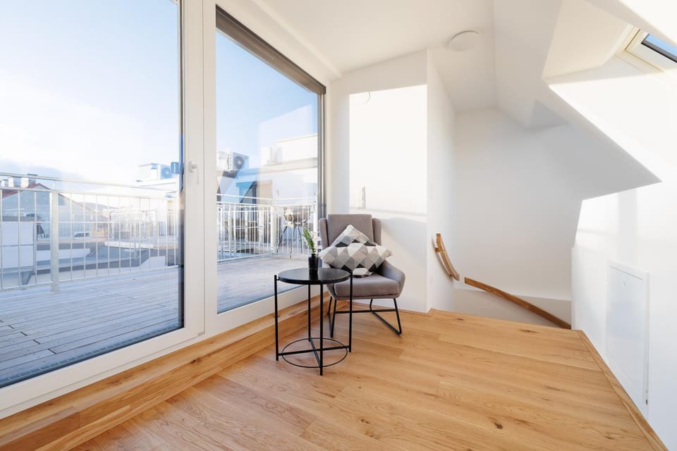Patio, Day, Garden, View (from property/room), Balcony/Terrace, Balcony/Terrace, Living room, Seating area, City view, internet, air conditioner