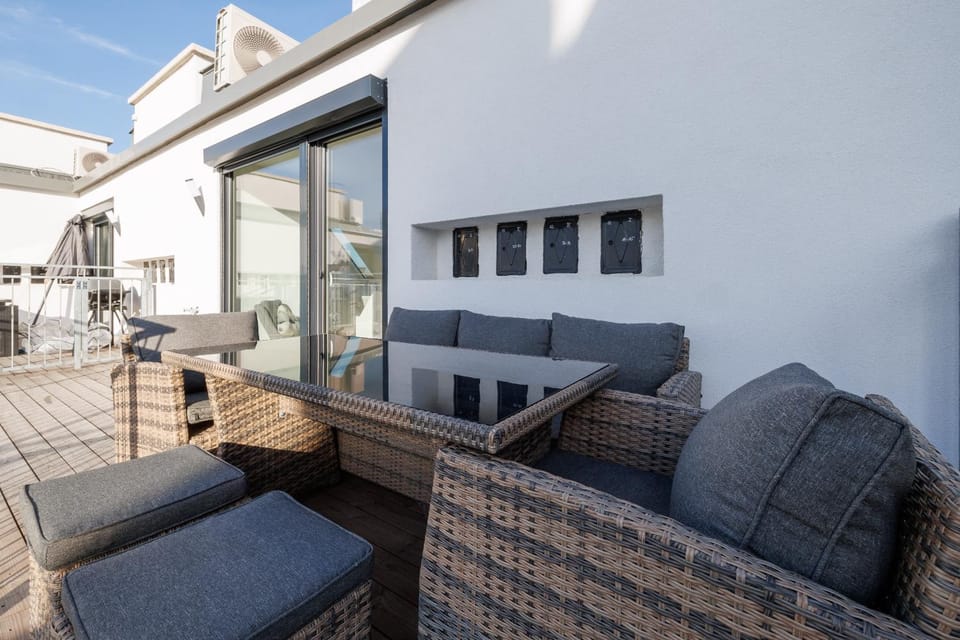 Patio, Day, BBQ facilities, BBQ facilities, Garden, View (from property/room), Balcony/Terrace, Balcony/Terrace, Seating area, Dining area, City view, City view