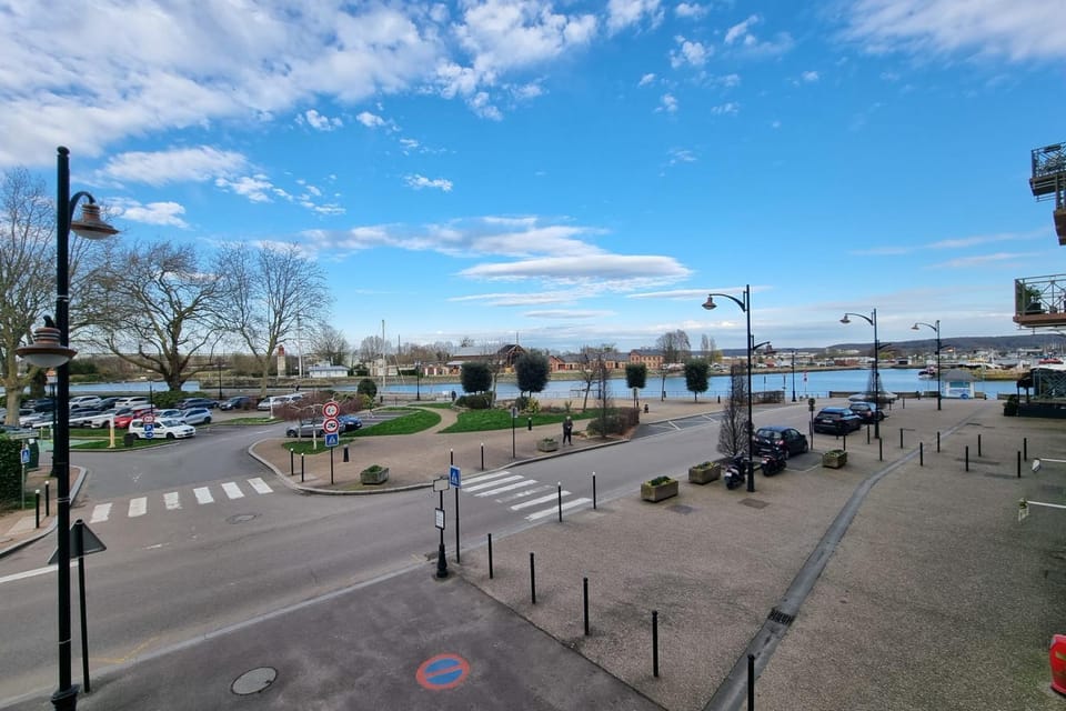 LAvant Port Stunning View of Honfleurs Outer Harbor 65 m 4 Guest Apartment in Honfleur