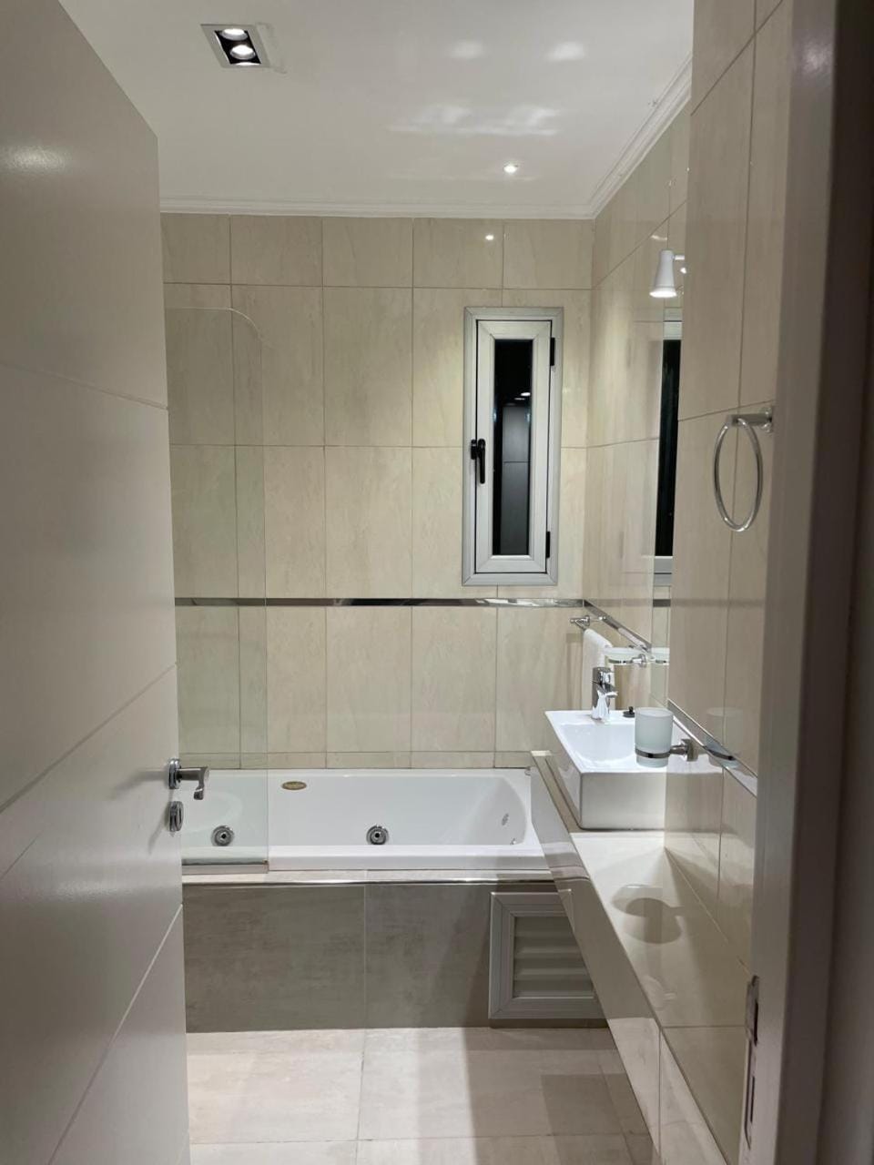 Shower, Bathroom, Bath, towels