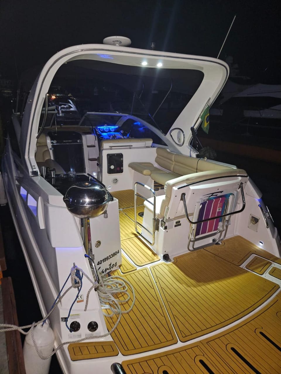 Happy Boat Angra dos Reis Hotel in Angra dos Reis