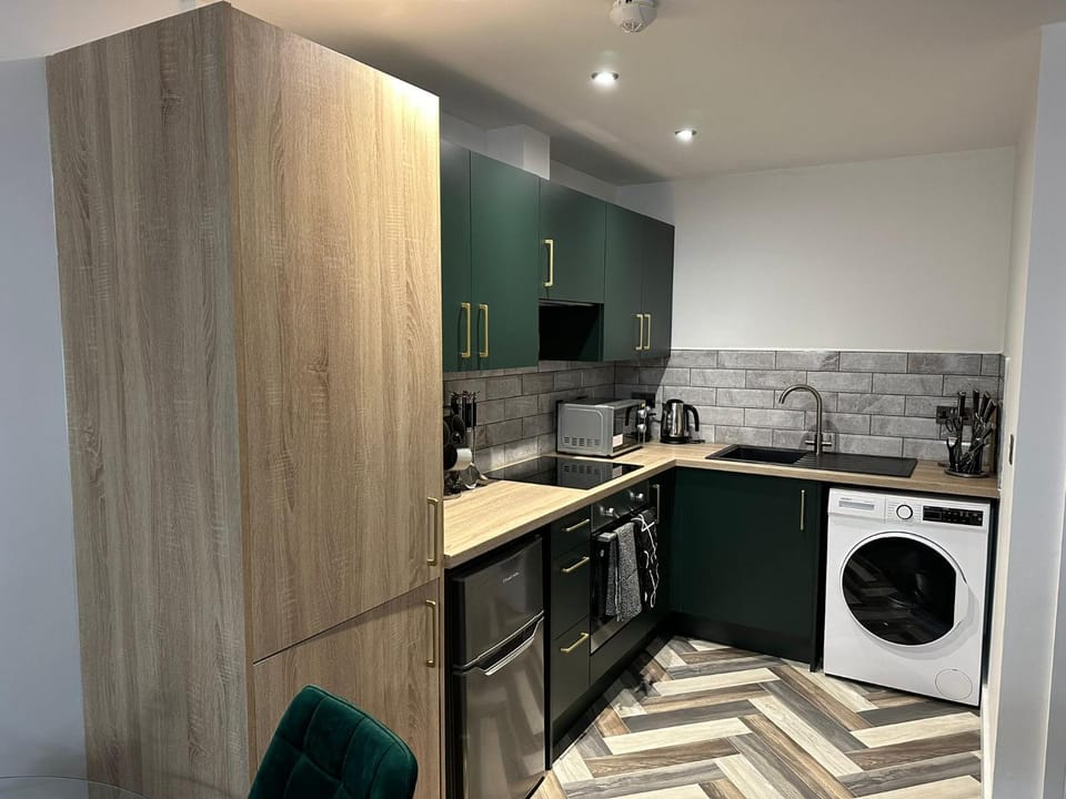 Under New Management - Contractor Friendly - Premium Studio Apartments - Free Parking - Sofa Beds - Sky TV - Full Kitchen - Washer Dryer - WiFi Apartment hotel in Huntingdonshire District