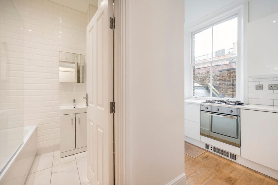 Shower, Bathroom, Kitchen or kitchenette, Bath