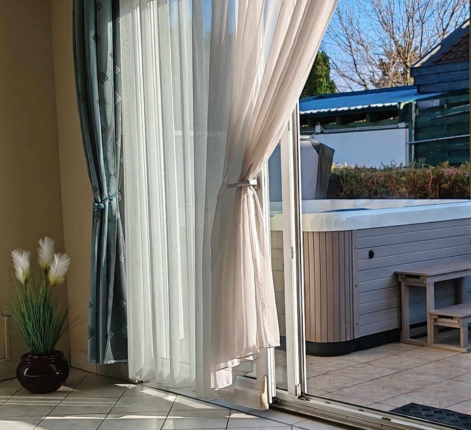 Hot Tub, Garden view, Swimming pool