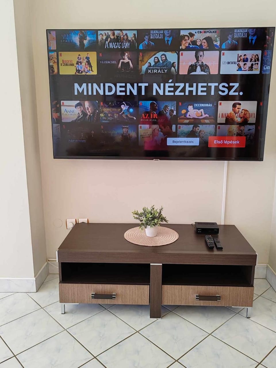 Communal lounge/ TV room, TV and multimedia, Evening entertainment