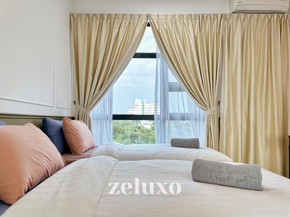 Bed, Photo of the whole room, Bedroom, towels, air conditioner