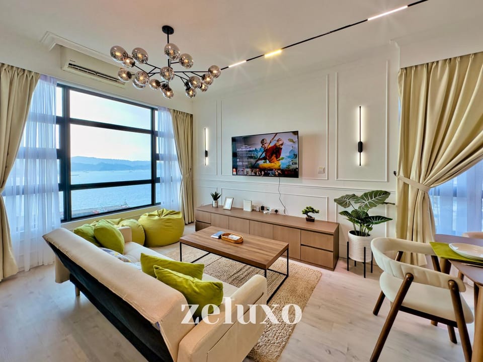 Communal lounge/ TV room, Bed, TV and multimedia, Living room, Photo of the whole room, Seating area, Evening entertainment, air conditioner