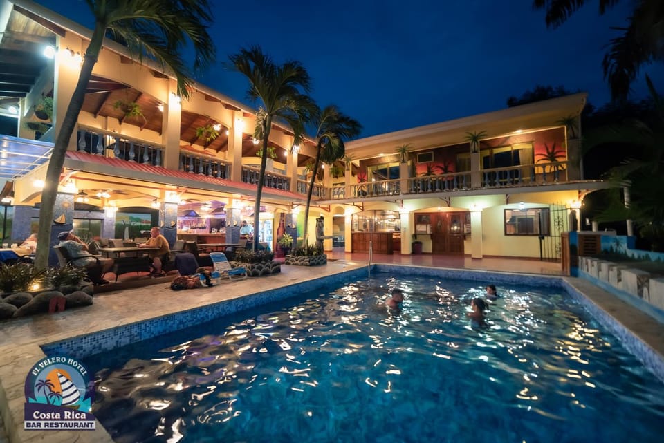 Restaurant/places to eat, Balcony/Terrace, Lobby or reception, Lounge or bar, Swimming pool