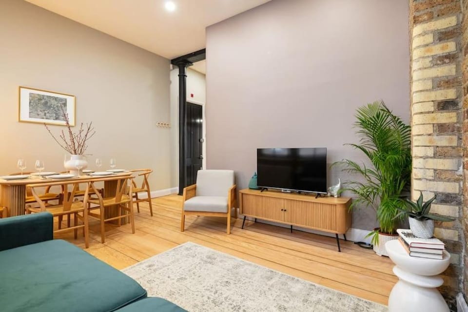 TV and multimedia, Seating area