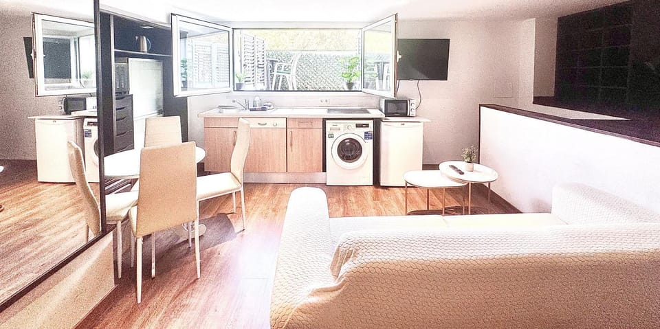 Living room, Lounge or bar