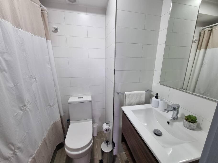 Shower, Bathroom, towels