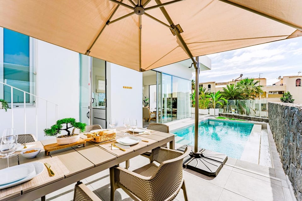 Property building, Patio, Day, View (from property/room), Balcony/Terrace, Living room, Dining area, Pool view, Pool view, Swimming pool, Swimming pool, Swimming pool, sunbed
