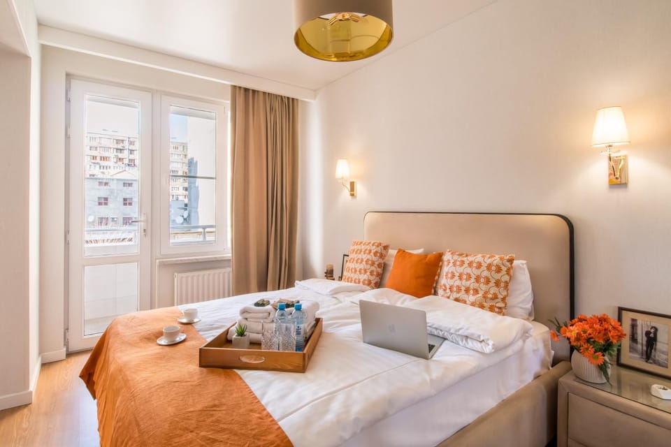 Bedroom, towels