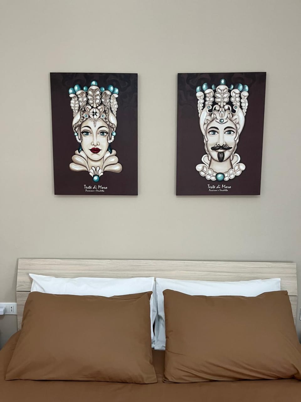 Bed, Decorative detail, Bedroom