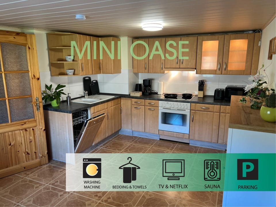Kitchen or kitchenette, Logo/Certificate/Sign, minibar, pet friendly, stove