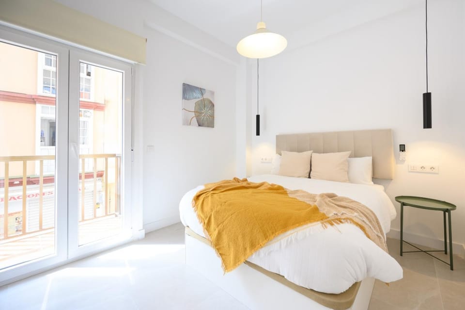 Bed, Photo of the whole room, Bedroom, heating, heating, internet, internet, wardrobe, air conditioner, air conditioner