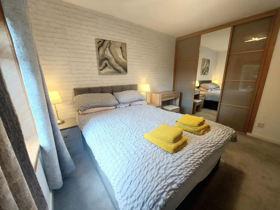 Bed, Photo of the whole room, Bedroom, towels, wardrobe