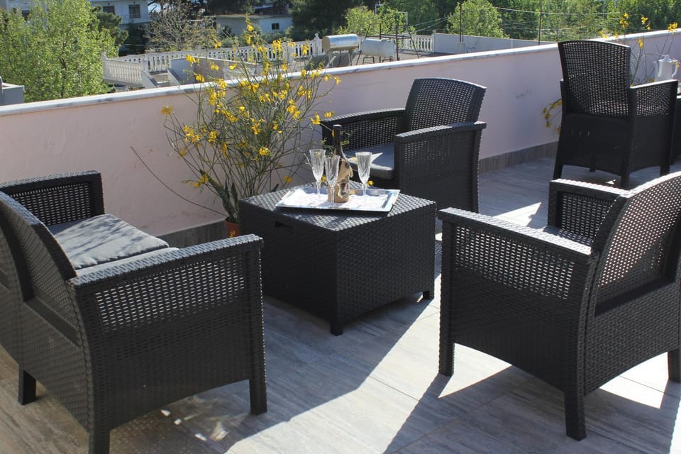 Day, Balcony/Terrace, Seating area