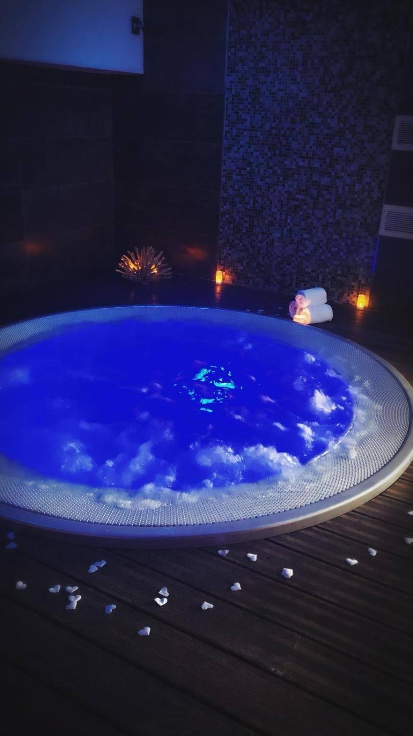 Night, Hot Tub