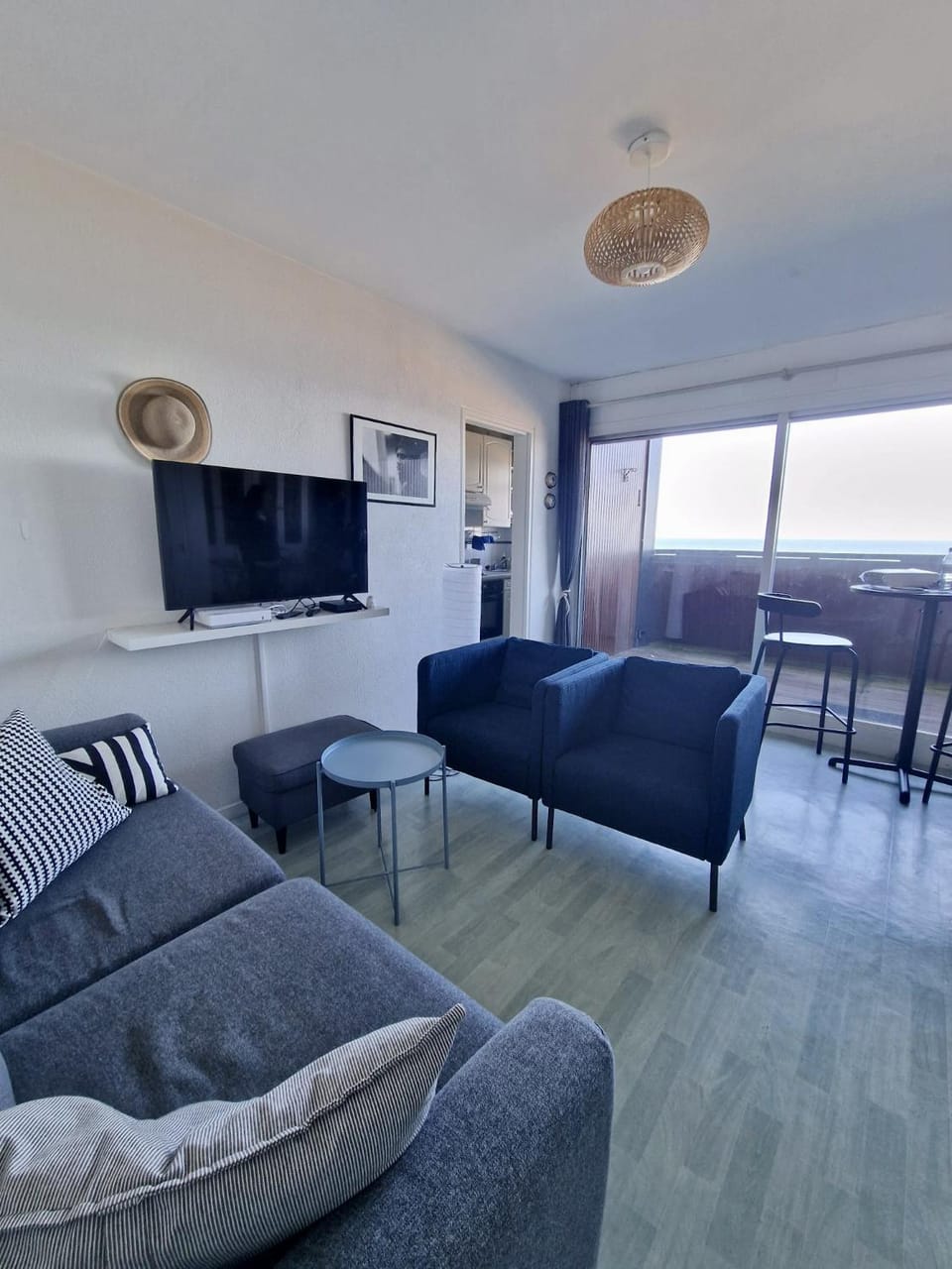 Communal lounge/ TV room, TV and multimedia, Balcony/Terrace, Living room, Seating area, Sea view