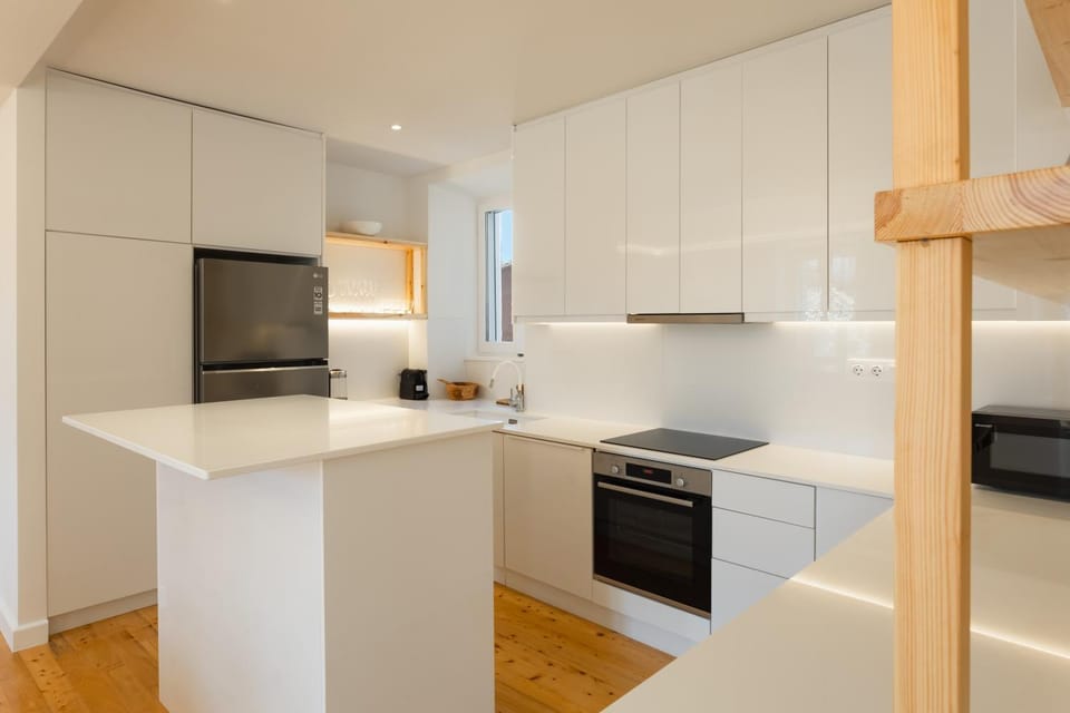 Coffee/tea facilities, Kitchen or kitchenette, dishwasher, microwave, oven, stove, toaster