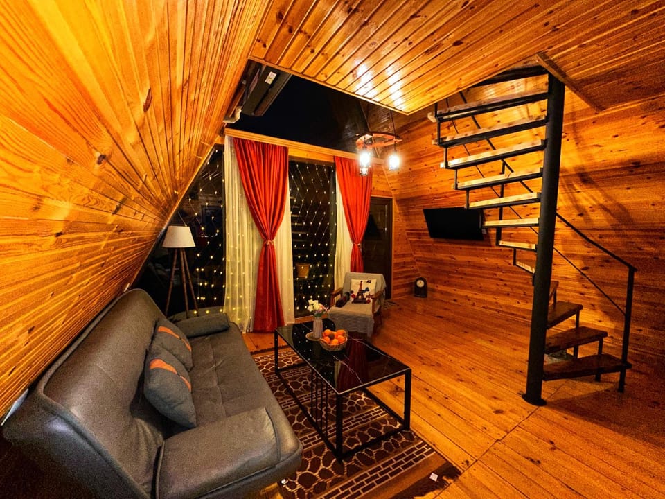 Communal lounge/ TV room, TV and multimedia, Living room, Seating area