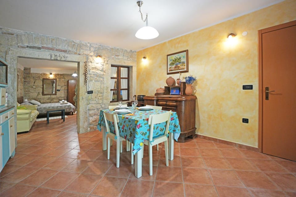 Photo of the whole room, Seating area, Dining area, Bedroom