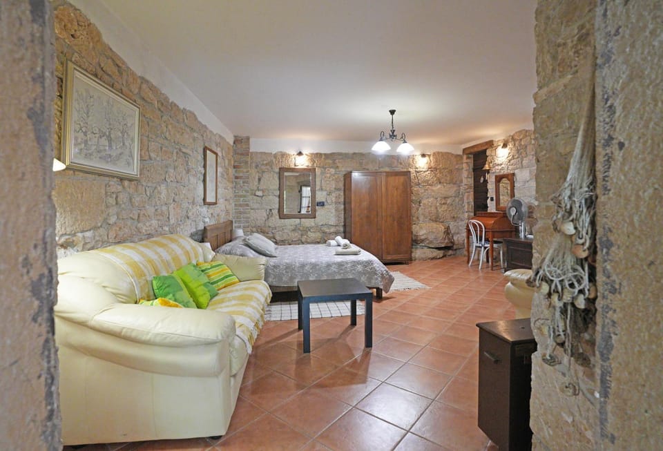 Living room, Photo of the whole room, Bedroom