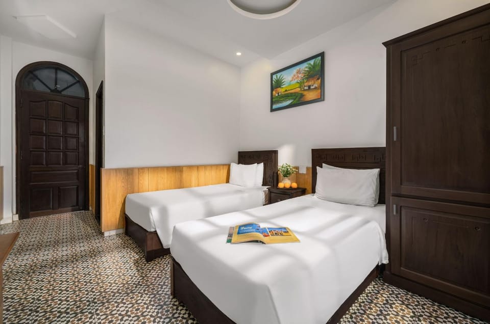 Bed, Photo of the whole room, Bedroom, towels, wardrobe