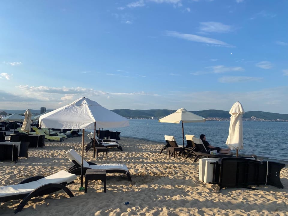 Nearby landmark, Day, Natural landscape, Beach, Lake view, Sea view, sunbed