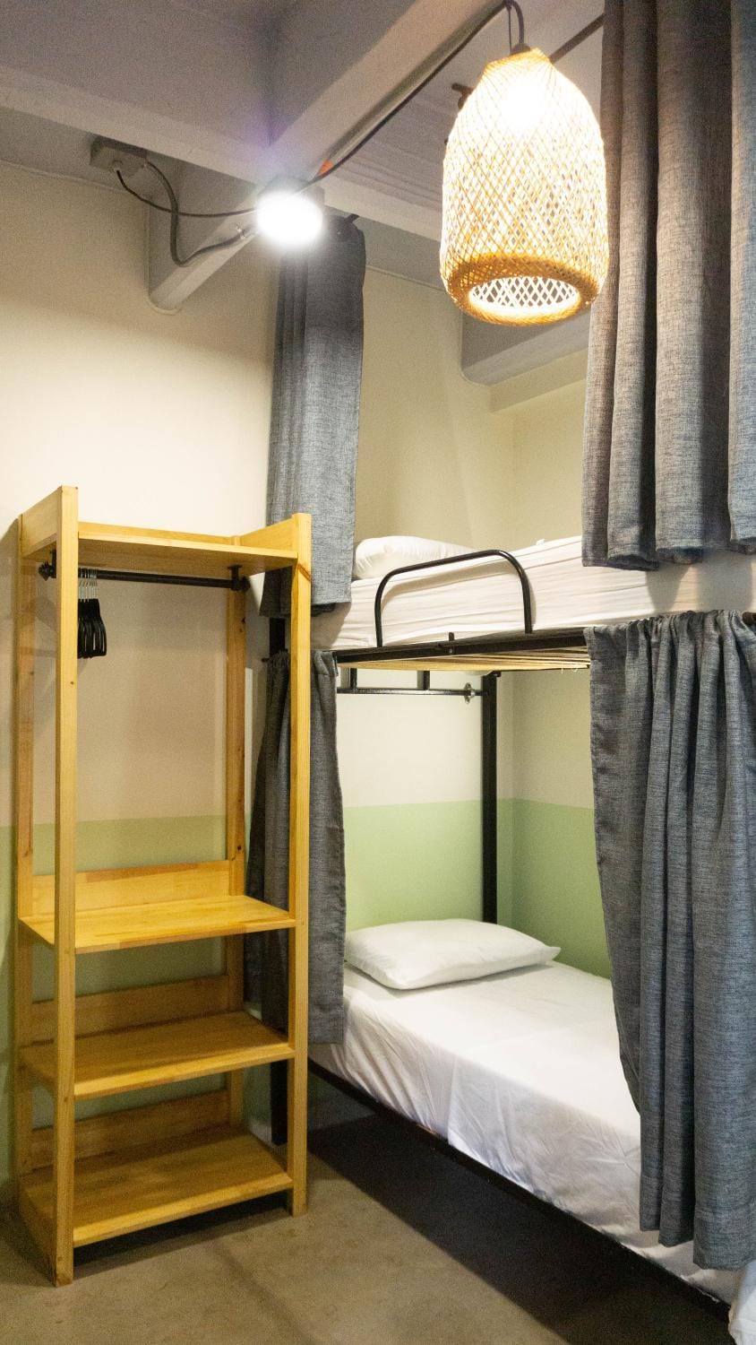 Bedroom, bunk bed