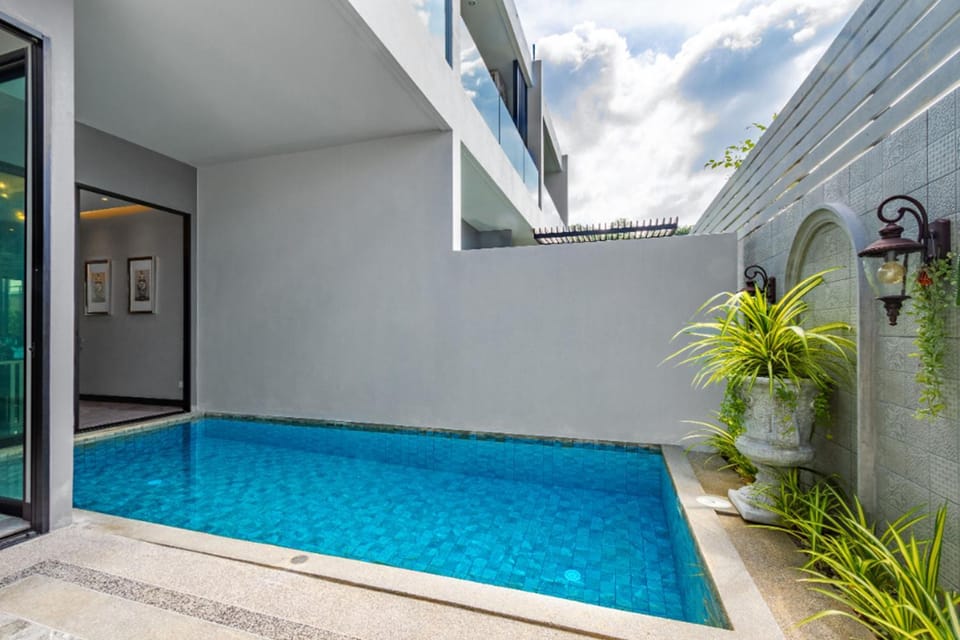 Pool view, Swimming pool