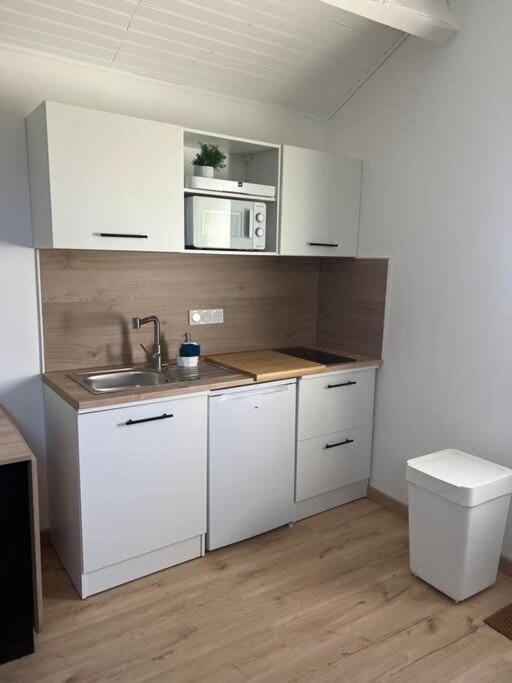 Spacieux studio 2 à 3 personnes au pied du Ventoux km Zéro Apartment in Bédoin