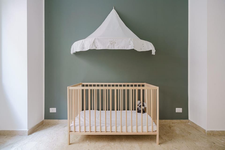 Bedroom, cot
